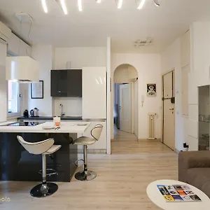https://lumire-apartment-milano-center.it-lombardy.com